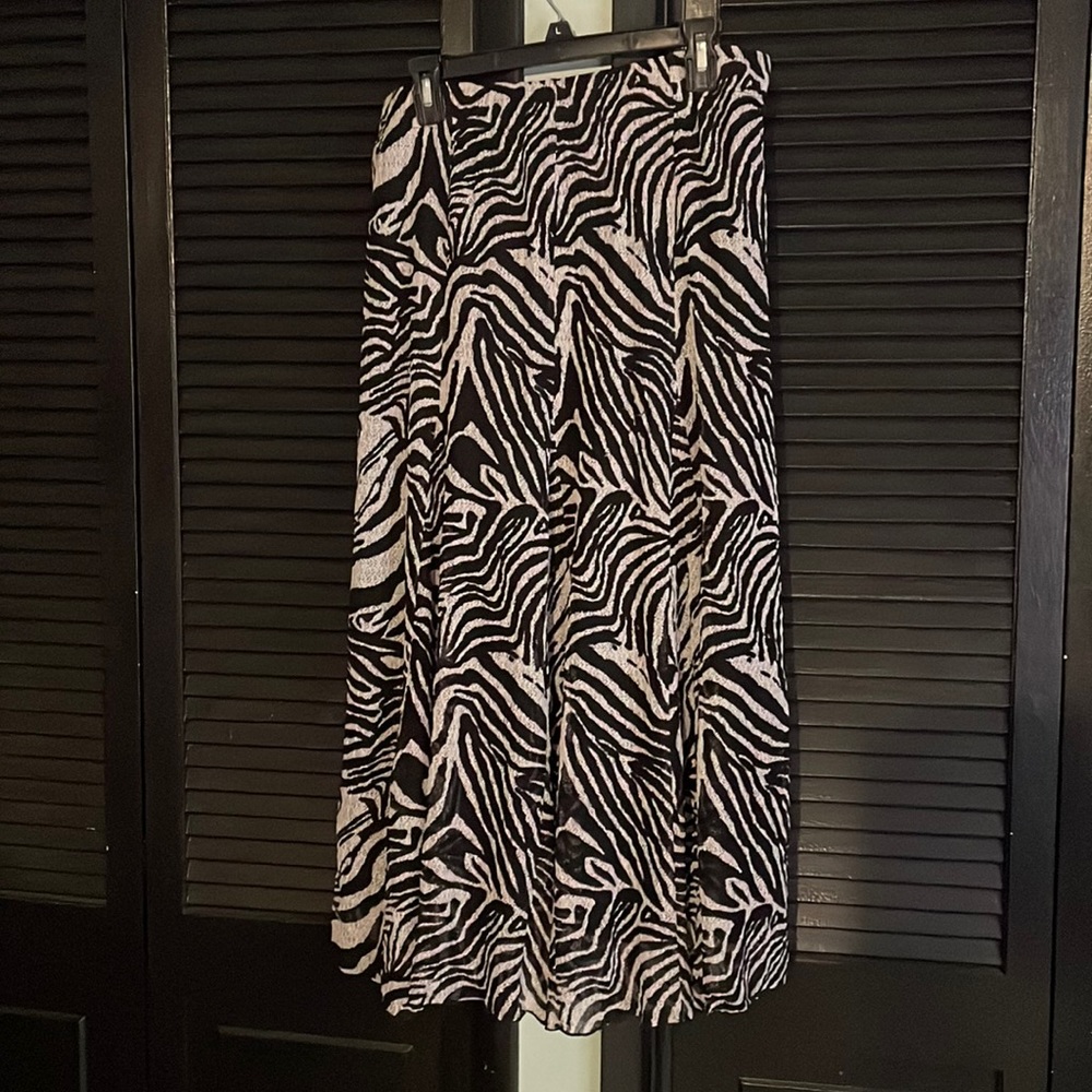Chicos size 2 black and white zebra long skirt